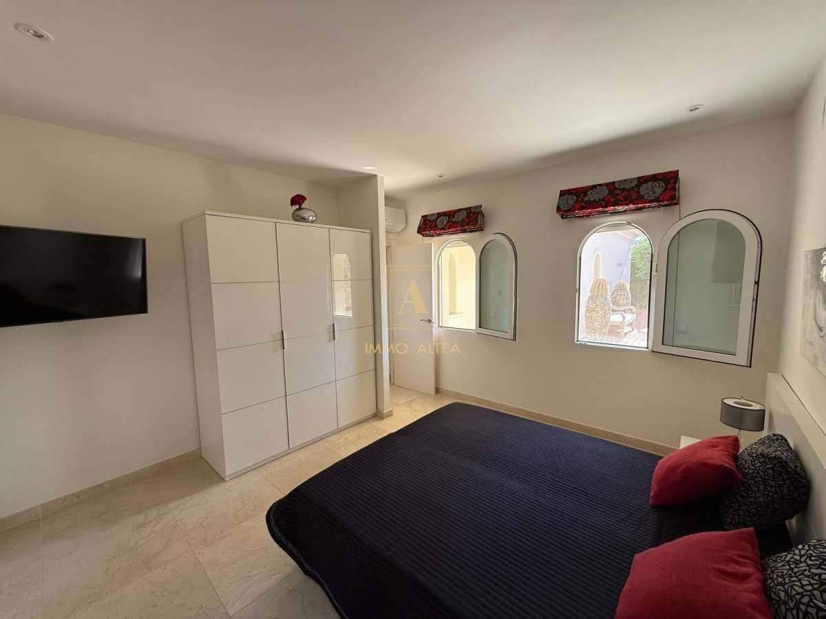 4 bedroom Villa for sale in Alicante / Alacant city - € 1,650,000 (Ref: 9566876)