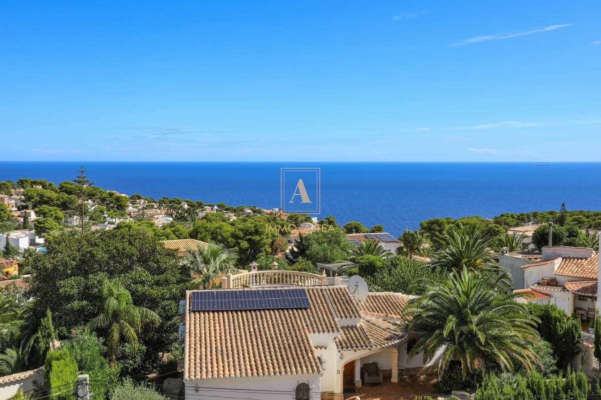 5 soverom Villa til salgs i Alicante by med svømmebasseng garasje - € 1 850 000 (Ref: 9566878)