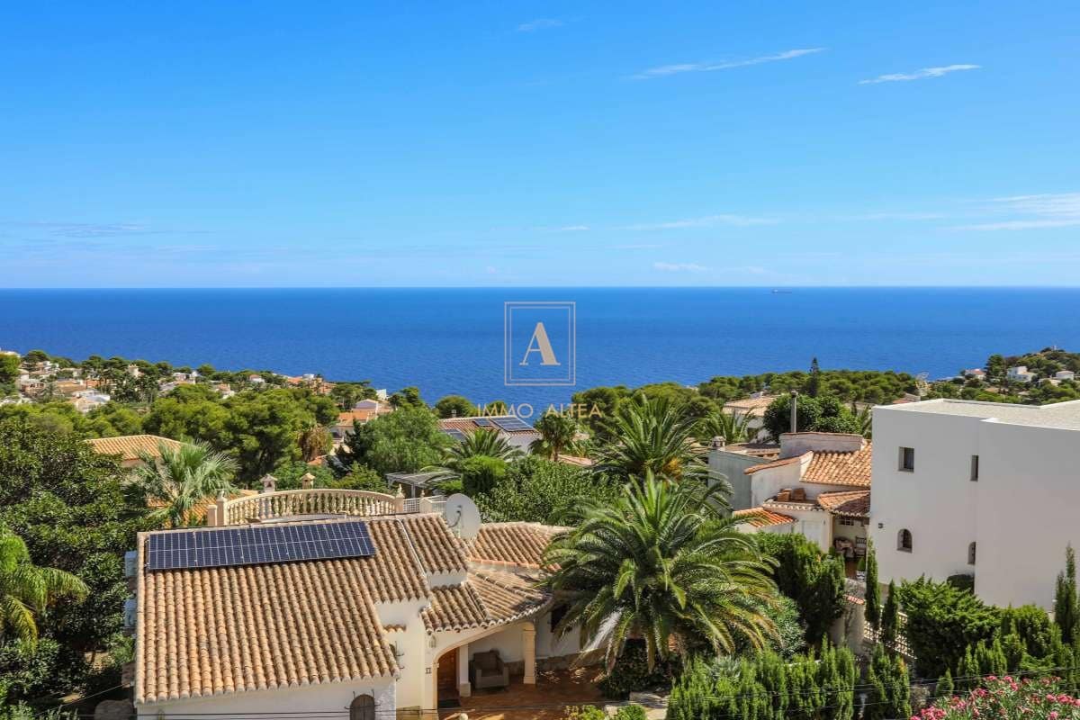 5 soverom Villa til salgs i Alicante by med svømmebasseng garasje - € 1 850 000 (Ref: 9566878)