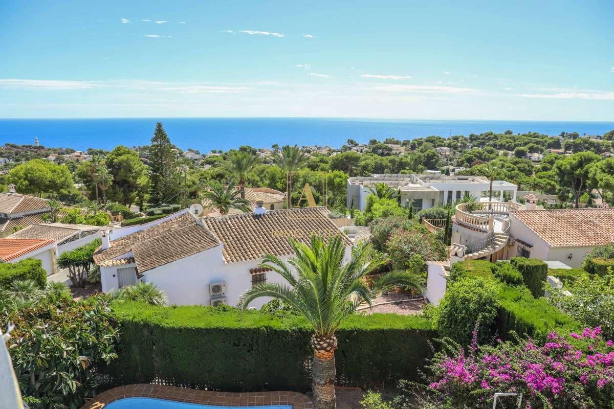 5 soverom Villa til salgs i Alicante by med svømmebasseng garasje - € 1 850 000 (Ref: 9566878)