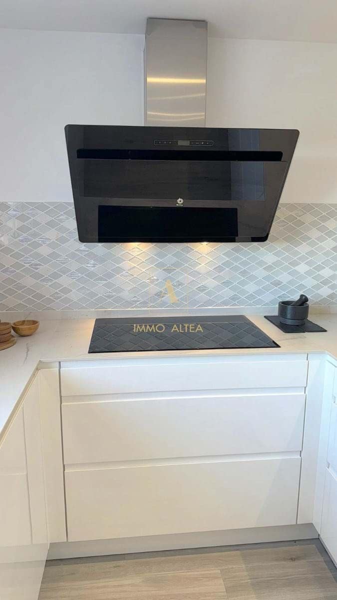 4 makuuhuone Huvila myytävänä paikassa Alicante kaupunki mukana uima-altaan 
autotalli - 1 195 000 € (Ref: 9566880)