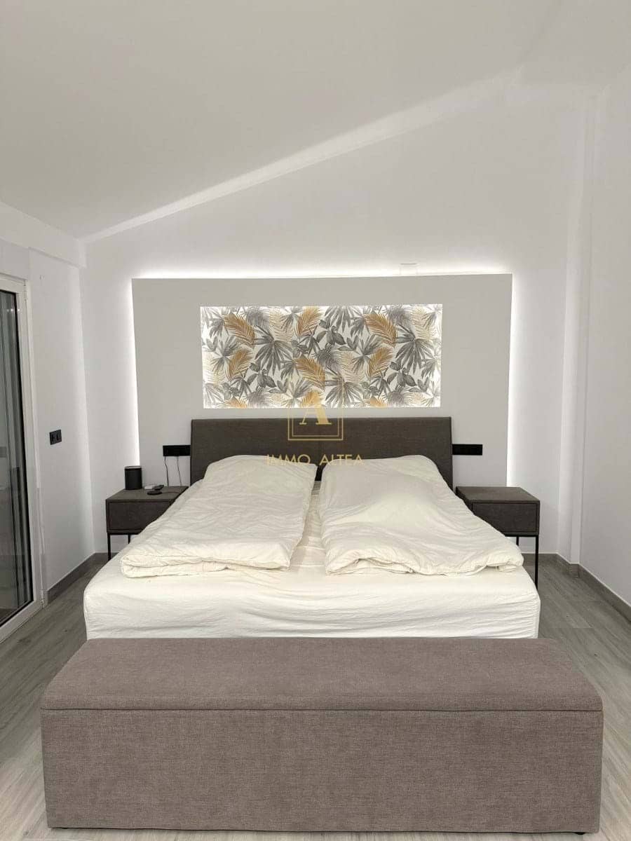 4 makuuhuone Huvila myytävänä paikassa Alicante kaupunki mukana uima-altaan 
autotalli - 1 195 000 € (Ref: 9566880)