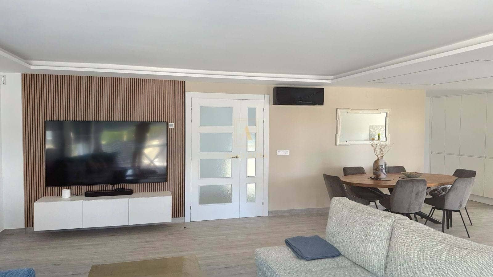 4 makuuhuone Huvila myytävänä paikassa Alicante kaupunki mukana uima-altaan 
autotalli - 1 195 000 € (Ref: 9566880)