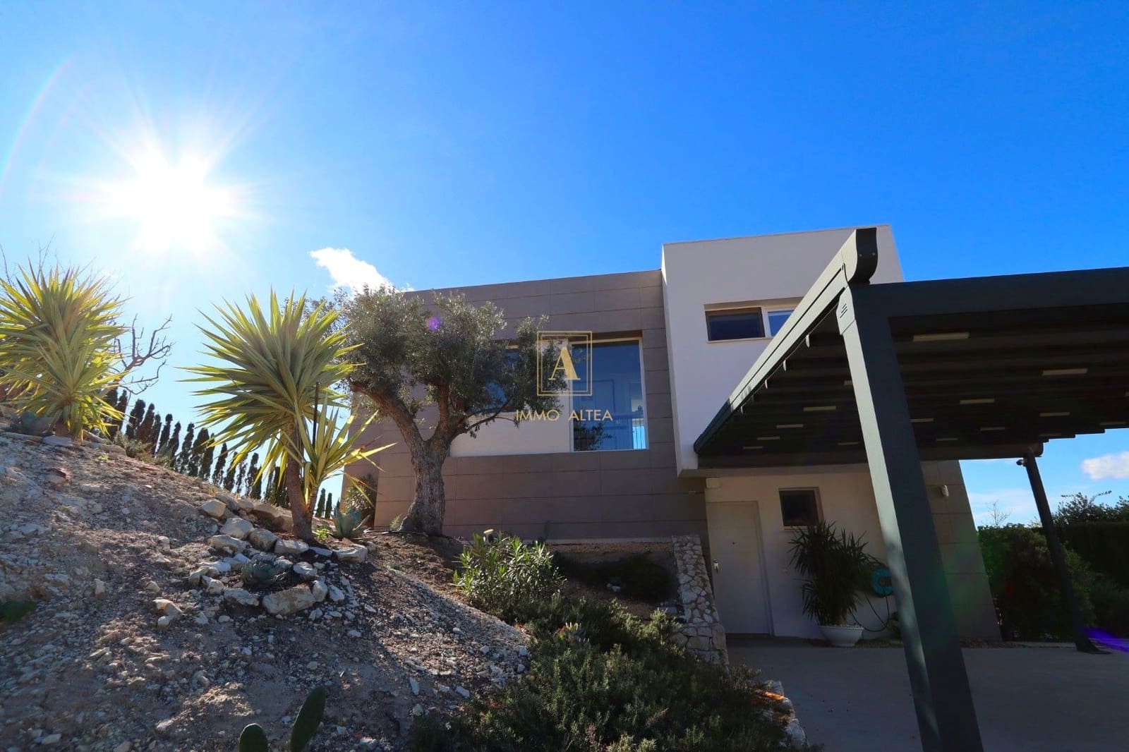 3 Zimmer Villa zu verkaufen in Alicante / Alacant Stadt mit Garage - 1.100.000 € (Ref: 9566890)