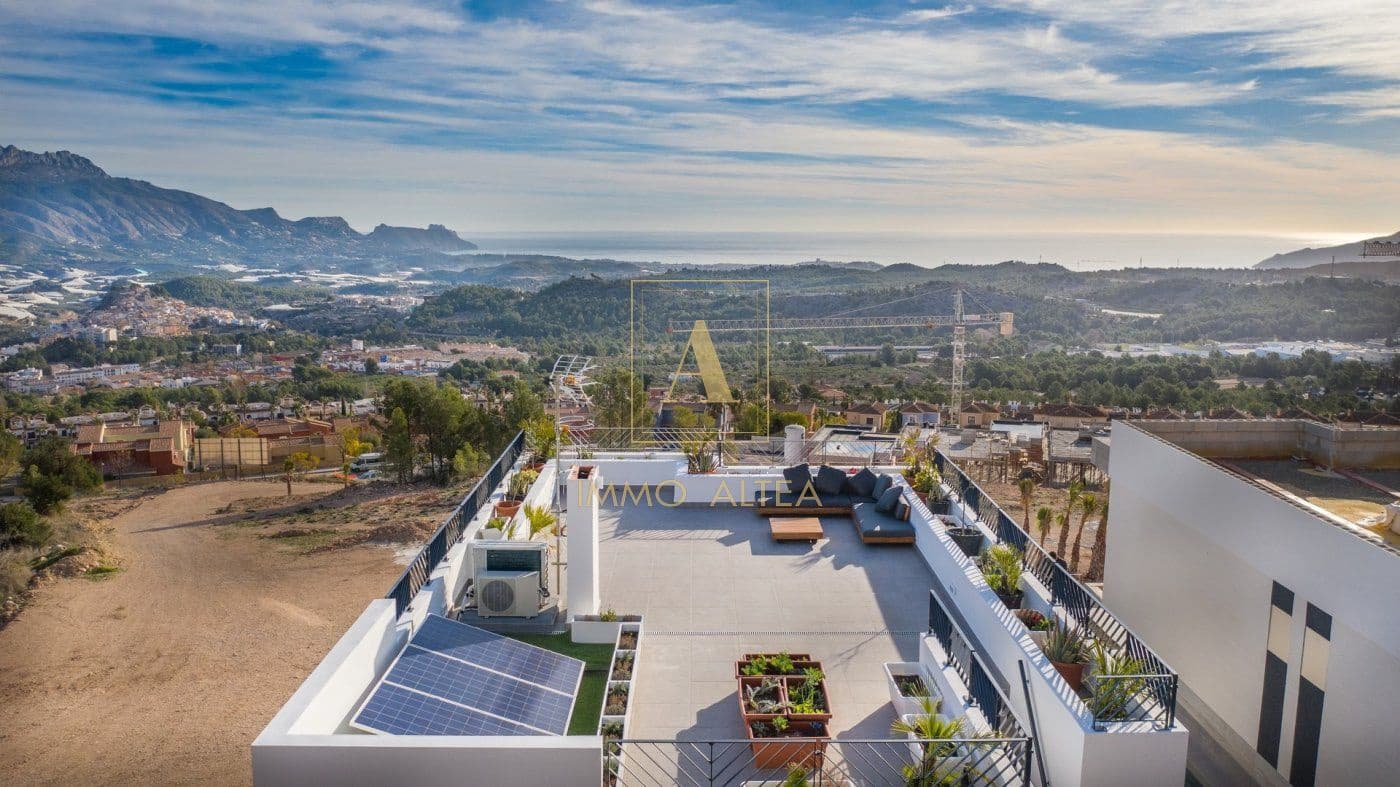3 bedroom Villa for sale in Polop with pool - € 470,000 (Ref: 9566895)