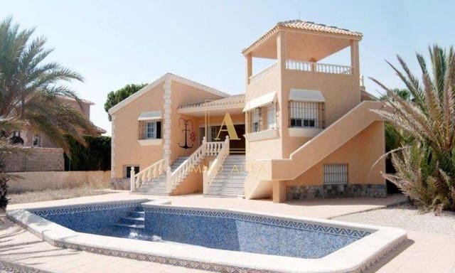 3 quarto Moradia para venda em La Manga del Mar Menor com piscina - 780 000 € (Ref: 9566897)