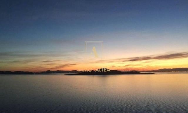 3 quarto Moradia para venda em La Manga del Mar Menor com piscina - 780 000 € (Ref: 9566897)