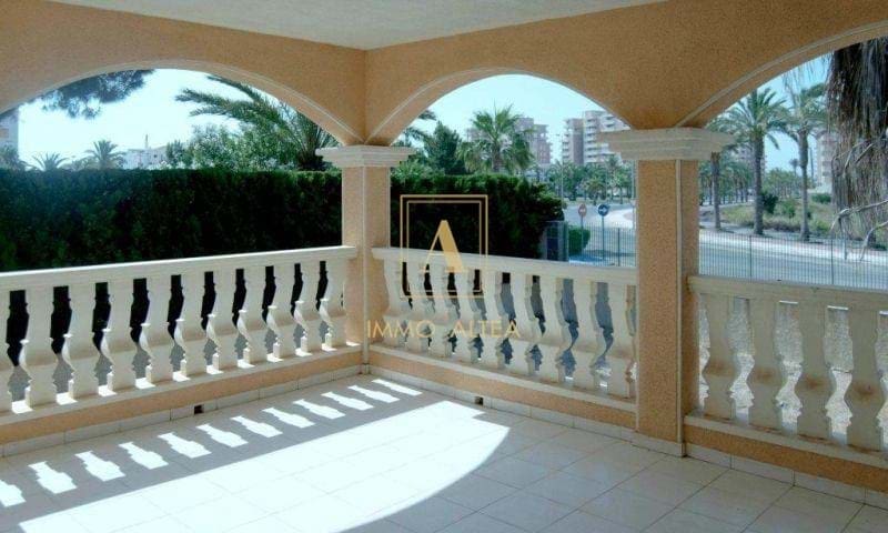 3 quarto Moradia para venda em La Manga del Mar Menor com piscina - 780 000 € (Ref: 9566897)