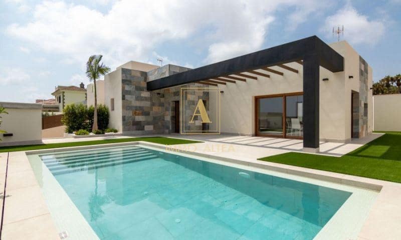 3 quarto Moradia para venda em Torrevieja com piscina - 750 000 € (Ref: 9566899)