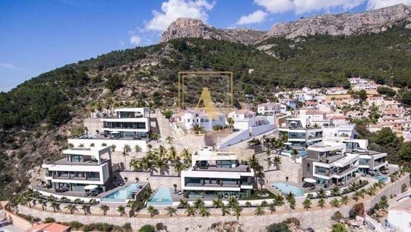 4 soveværelse Villa til salg i Calpe / Calp med swimmingpool - € 1.850.000 (Ref: 9566901)