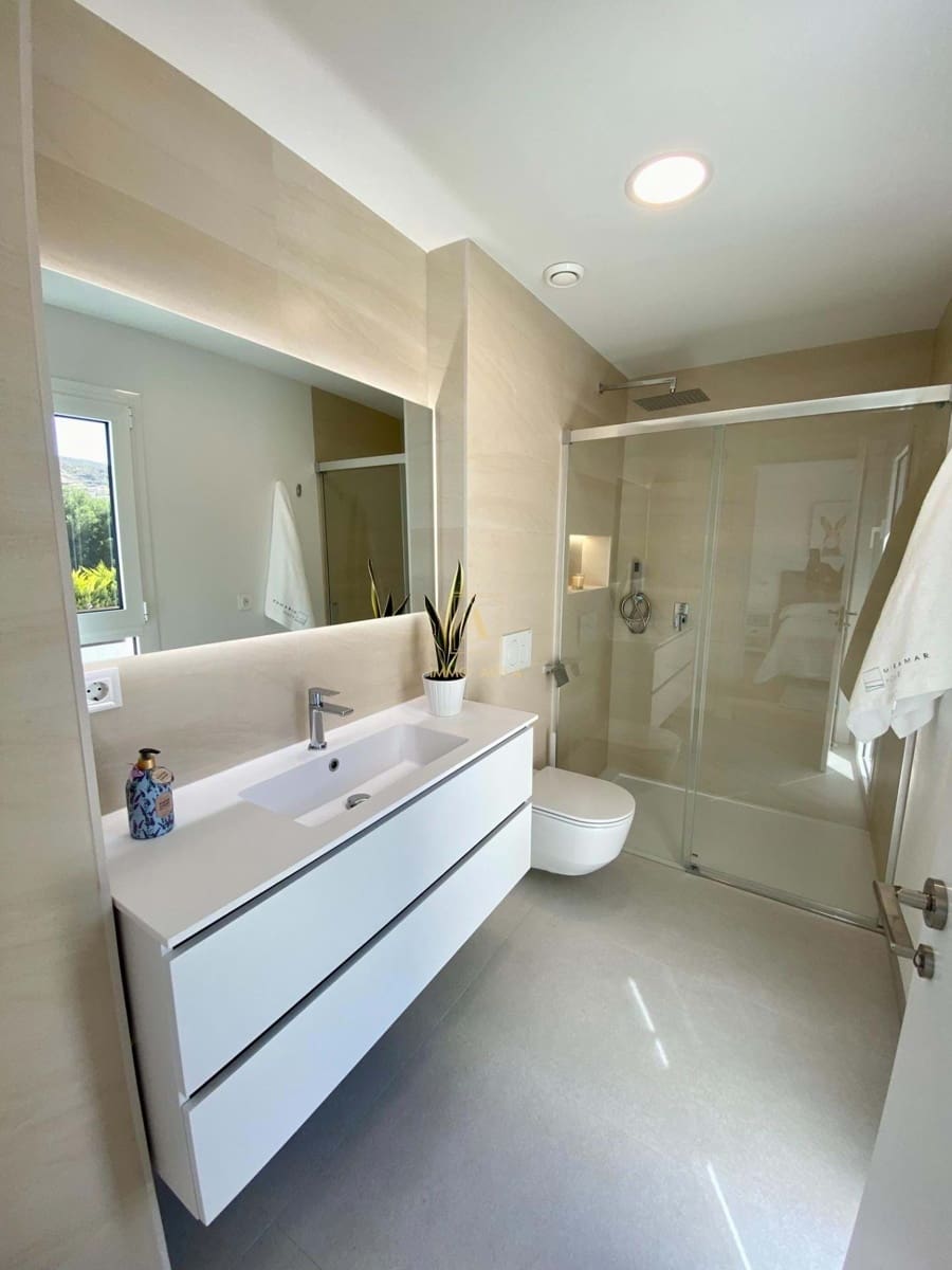 3 bedroom Villa for sale in Finestrat with pool - € 870,000 (Ref: 9566904)