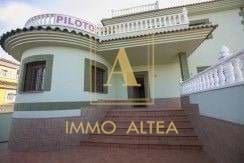 3 slaapkamer Villa te koop in Torrevieja met zwembad - € 550.000 (Ref: 9566943)