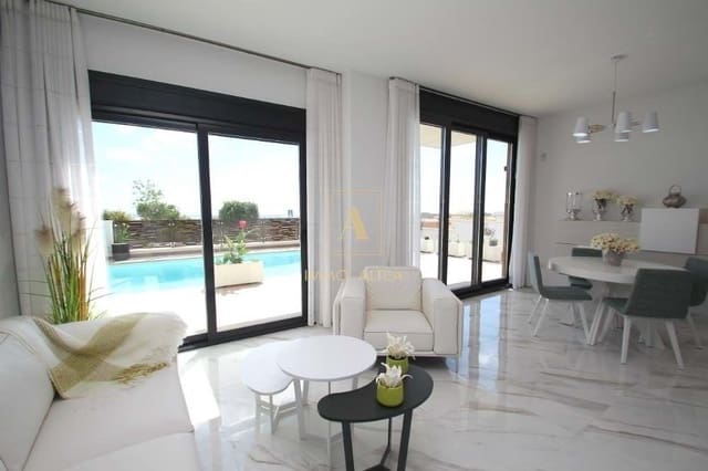 3 soveværelse Villa til salg i San Miguel de Salinas med swimmingpool - € 630.000 (Ref: 9566947)