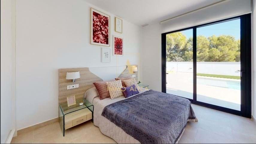 3 soveværelse Villa til salg i La Nucia med swimmingpool - € 600.000 (Ref: 9566951)