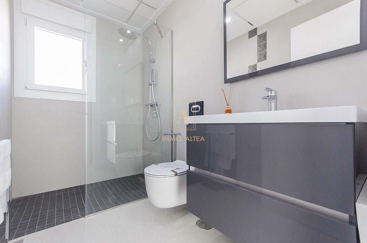 3 soveværelse Villa til salg i Alicante by med swimmingpool - € 485.000 (Ref: 9566954)