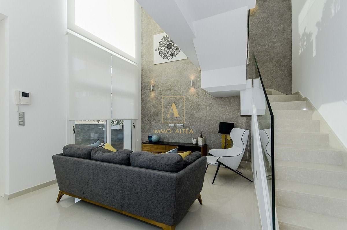 3 soveværelse Villa til salg i Alicante by med swimmingpool - € 485.000 (Ref: 9566954)