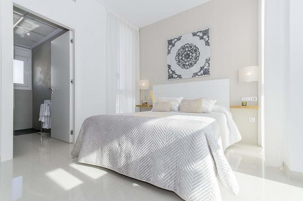 3 soveværelse Villa til salg i Alicante by med swimmingpool - € 485.000 (Ref: 9566954)