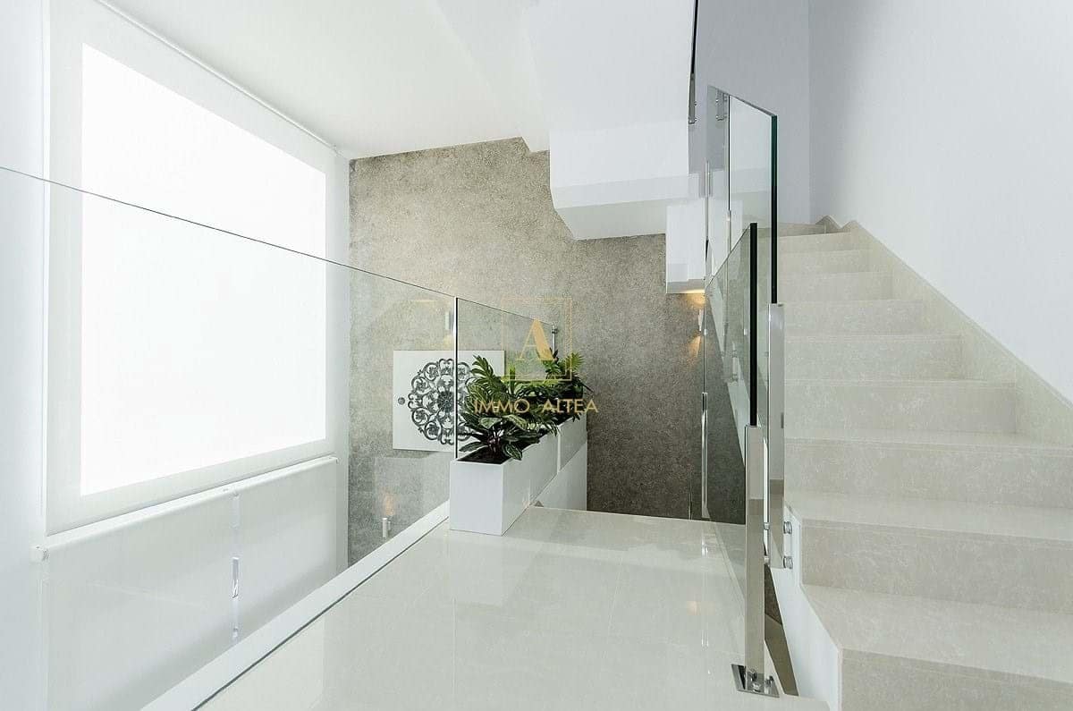 3 soveværelse Villa til salg i Alicante by med swimmingpool - € 485.000 (Ref: 9566954)