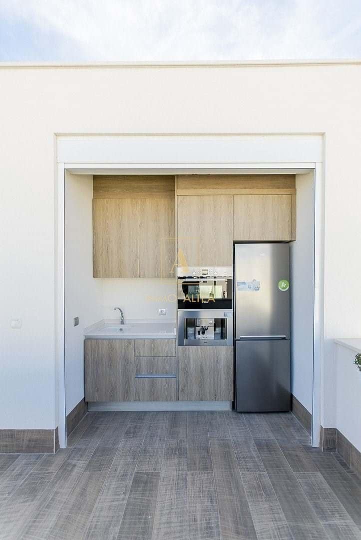 3 soveværelse Villa til salg i Alicante by med swimmingpool - € 485.000 (Ref: 9566954)