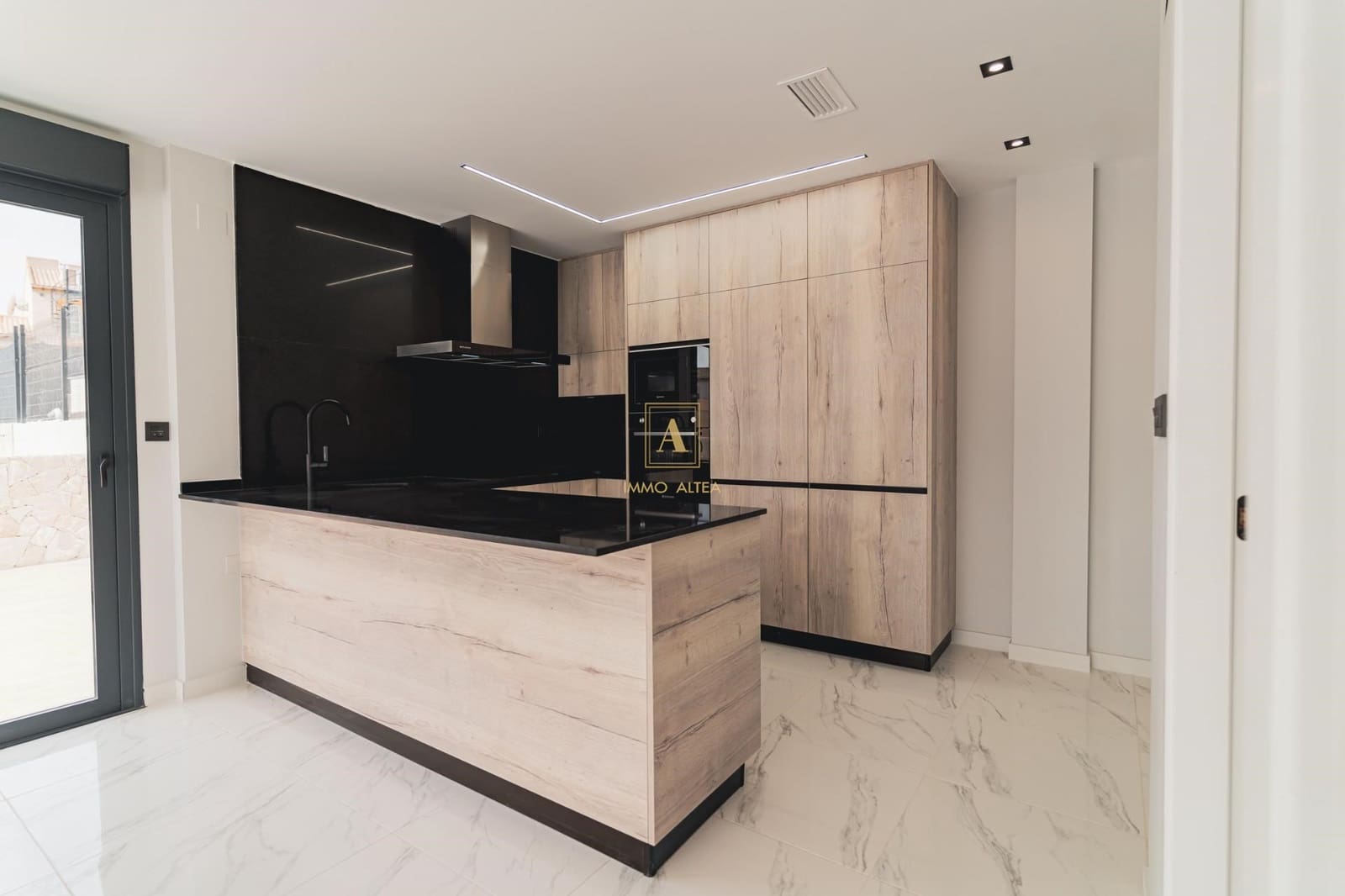 4 bedroom Villa for sale in Orihuela with pool - € 699,900 (Ref: 9566965)