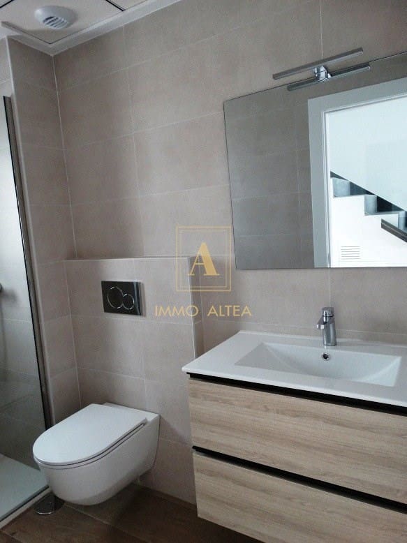 3 quarto Moradia para venda em Pilar de la Horadada com piscina - 379 900 € (Ref: 9566990)