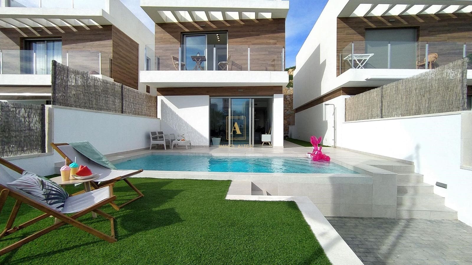 3 bedroom Villa for sale in Orihuela with pool - € 669,900 (Ref: 9567033)