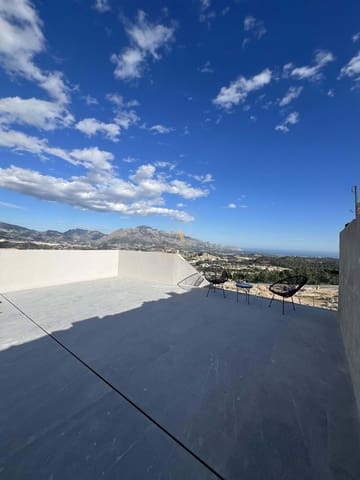 Chalet de 3 habitaciones en Polop en venta con piscina - 563.160 € (Ref: 9567055)