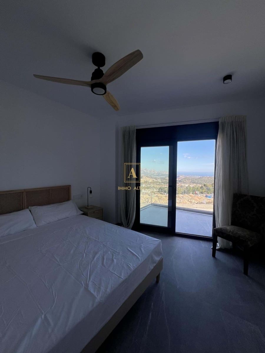 Chalet de 3 habitaciones en Polop en venta con piscina - 563.160 € (Ref: 9567055)