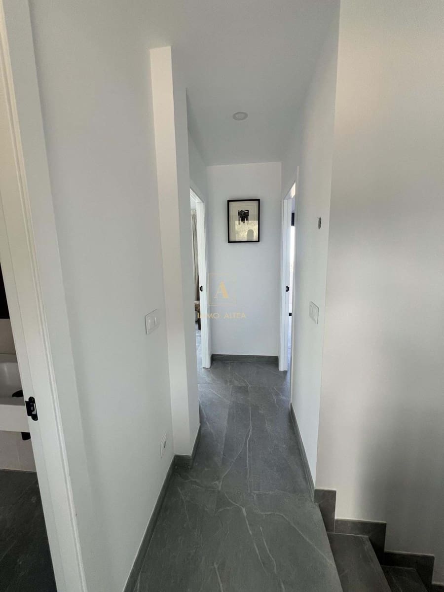 Chalet de 3 habitaciones en Polop en venta con piscina - 563.160 € (Ref: 9567055)