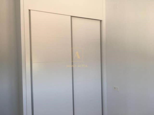 3 quarto Moradia para venda em Alicante cidade com piscina - 332 000 € (Ref: 9567087)