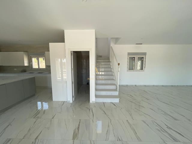 6 quarto Moradia para venda em Alicante cidade com piscina - 611 000 € (Ref: 9567092)