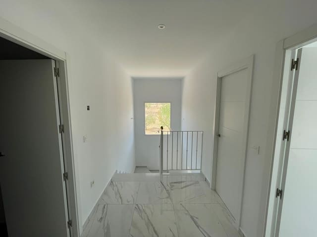 6 quarto Moradia para venda em Alicante cidade com piscina - 611 000 € (Ref: 9567092)