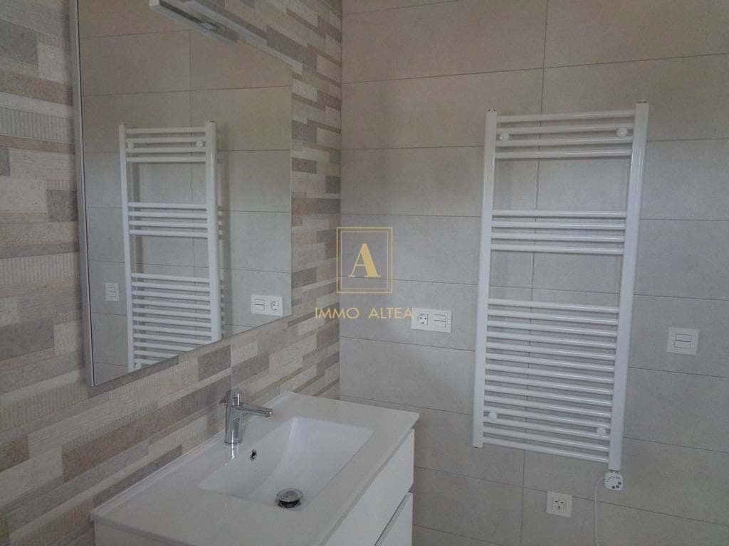 4 quarto Moradia para venda em Alicante cidade com piscina - 423 000 € (Ref: 9567097)