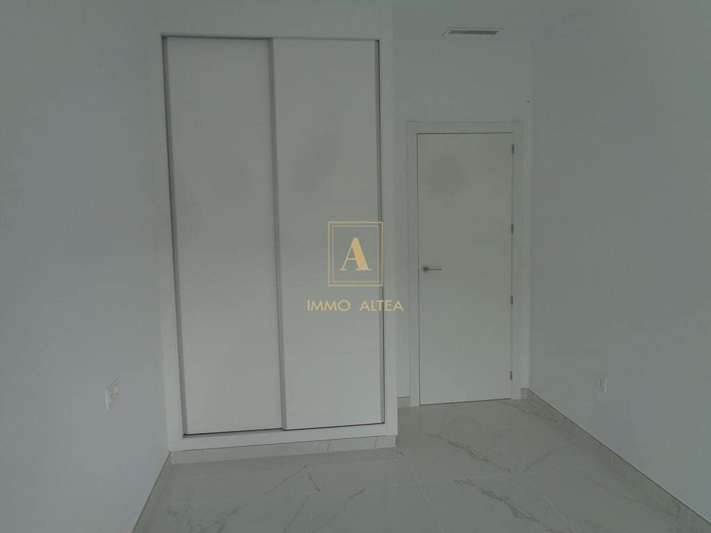 4 quarto Moradia para venda em Alicante cidade com piscina - 423 000 € (Ref: 9567097)