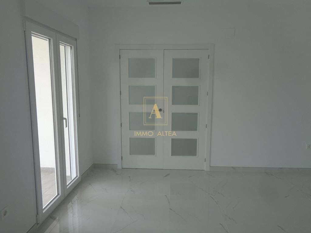 4 quarto Moradia para venda em Alicante cidade com piscina - 423 000 € (Ref: 9567097)