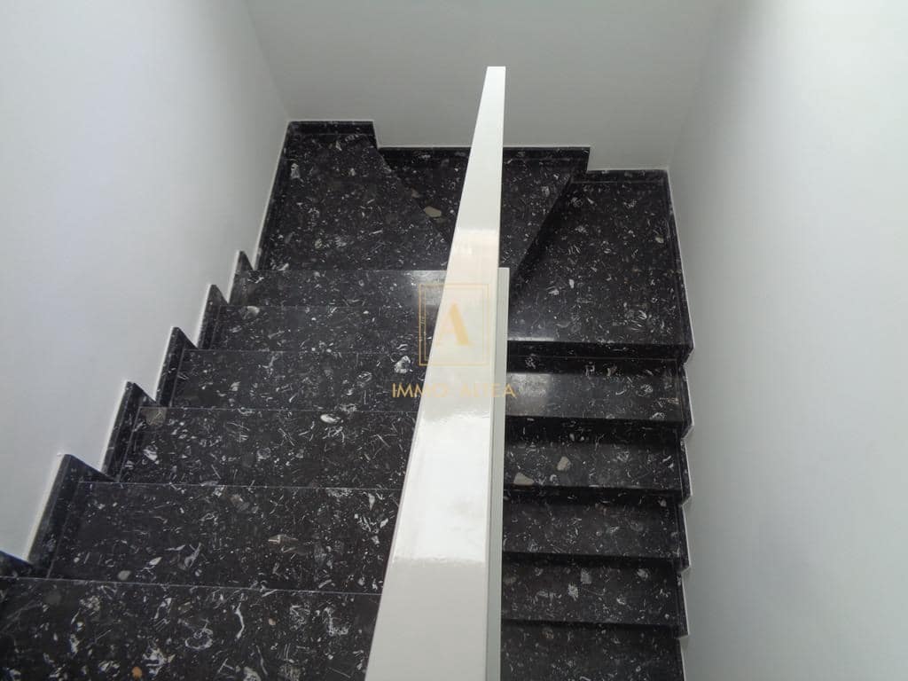 4 quarto Moradia para venda em Alicante cidade com piscina - 423 000 € (Ref: 9567097)