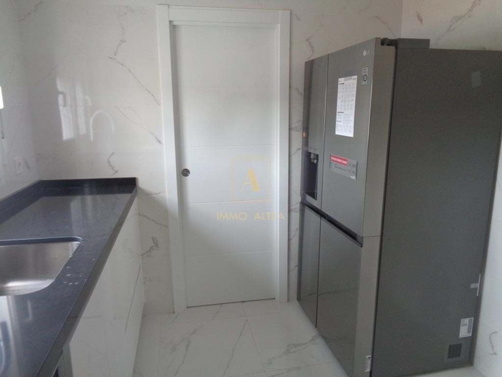 4 quarto Moradia para venda em Alicante cidade com piscina - 423 000 € (Ref: 9567097)