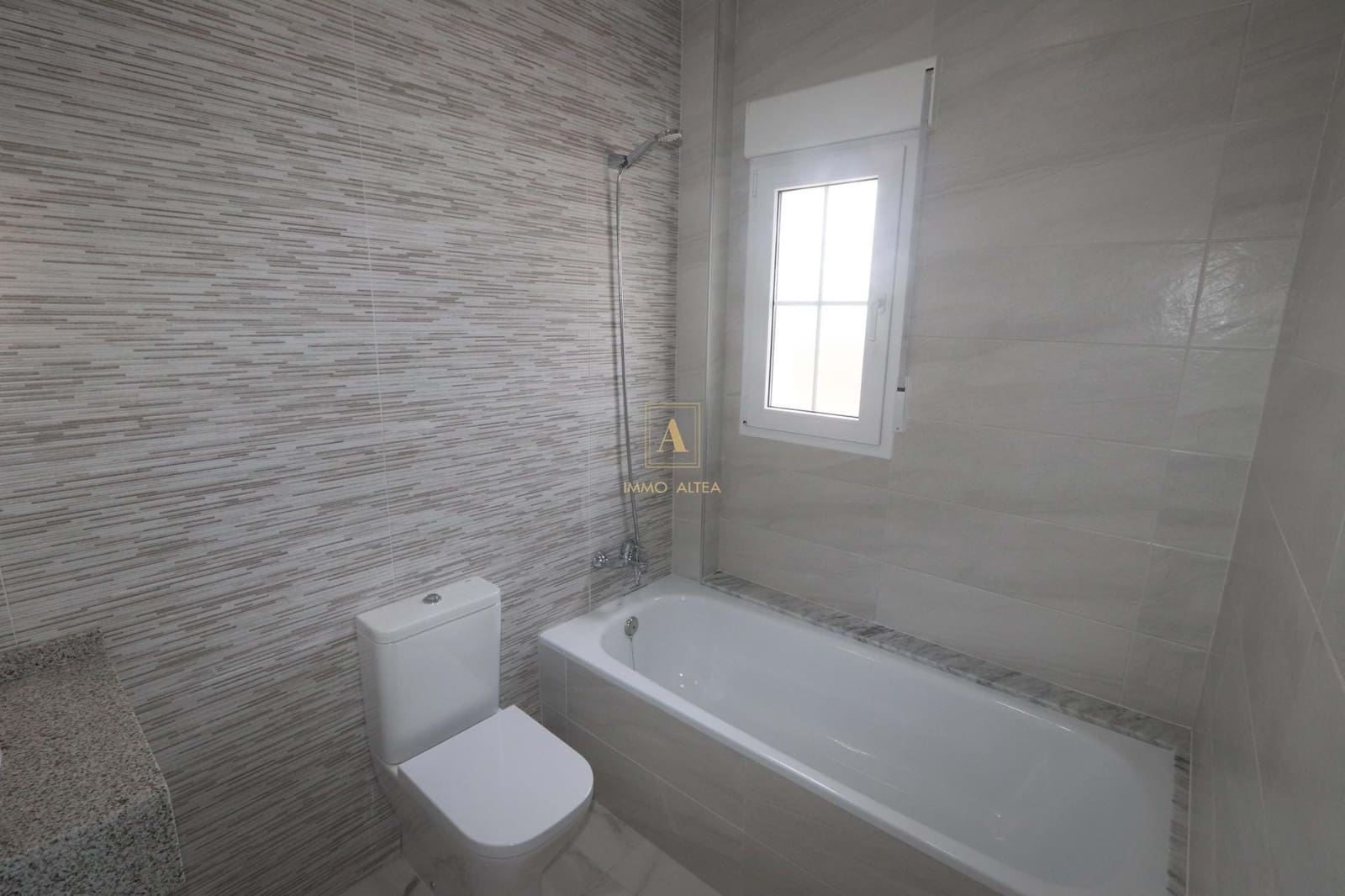 4 quarto Moradia para venda em Alicante cidade com piscina - 423 000 € (Ref: 9567097)