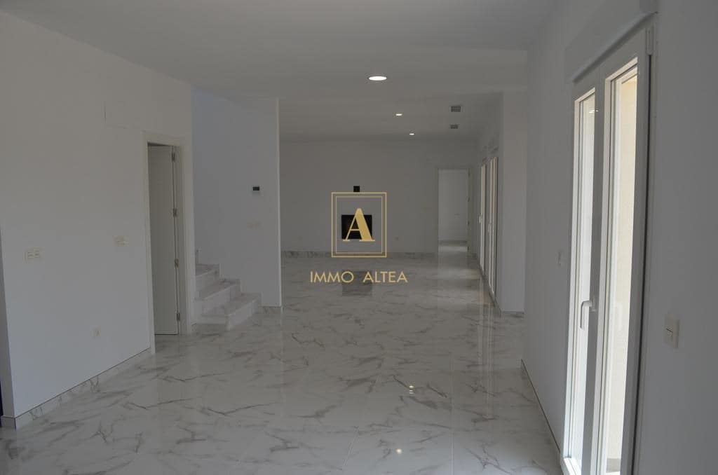 4 soveværelse Villa til salg i Alicante by med swimmingpool - € 505.000 (Ref: 9567098)