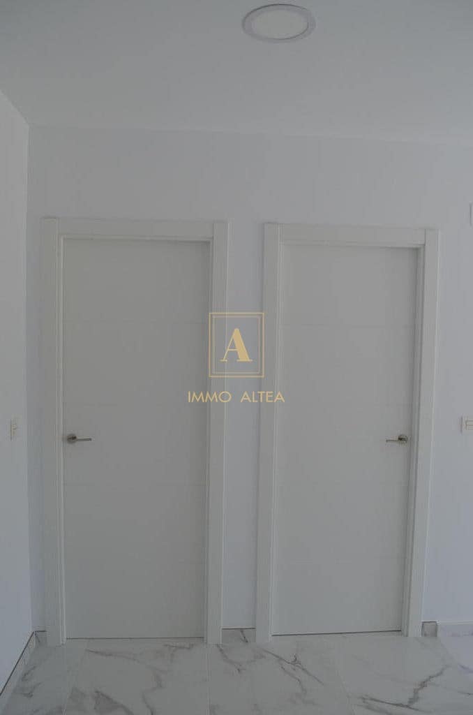 4 soveværelse Villa til salg i Alicante by med swimmingpool - € 505.000 (Ref: 9567098)