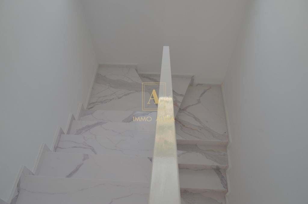 4 soveværelse Villa til salg i Alicante by med swimmingpool - € 505.000 (Ref: 9567098)