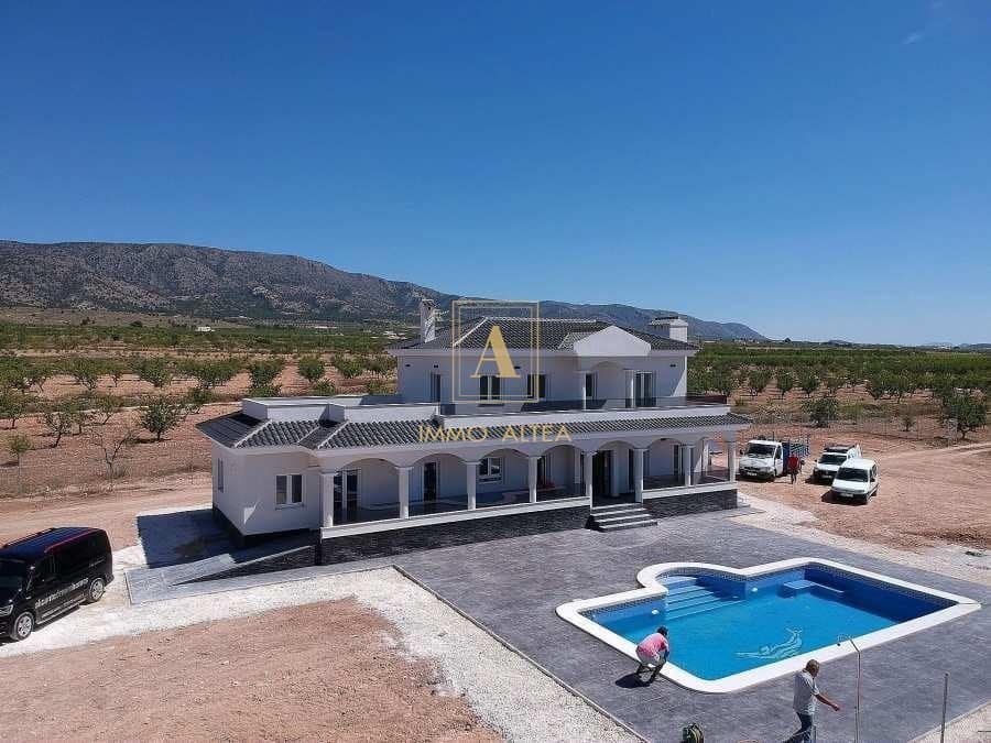 4 soveværelse Villa til salg i Alicante by med swimmingpool - € 547.000 (Ref: 9567099)