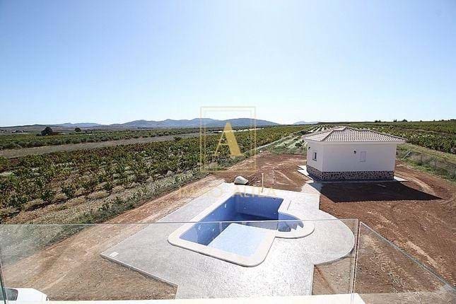 4 camera da letto Villa in vendita in Alicante citta con piscina - 375.000 € (Rif: 9567103)