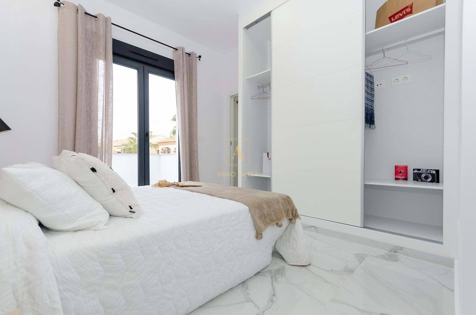 3 sypialnia Willa na sprzedaż w Torrevieja z basenem - 424 000 € (Ref: 9567129)