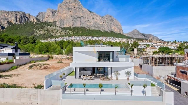 3 Zimmer Villa zu verkaufen in Polop mit Pool - 860.000 € (Ref: 9567138)