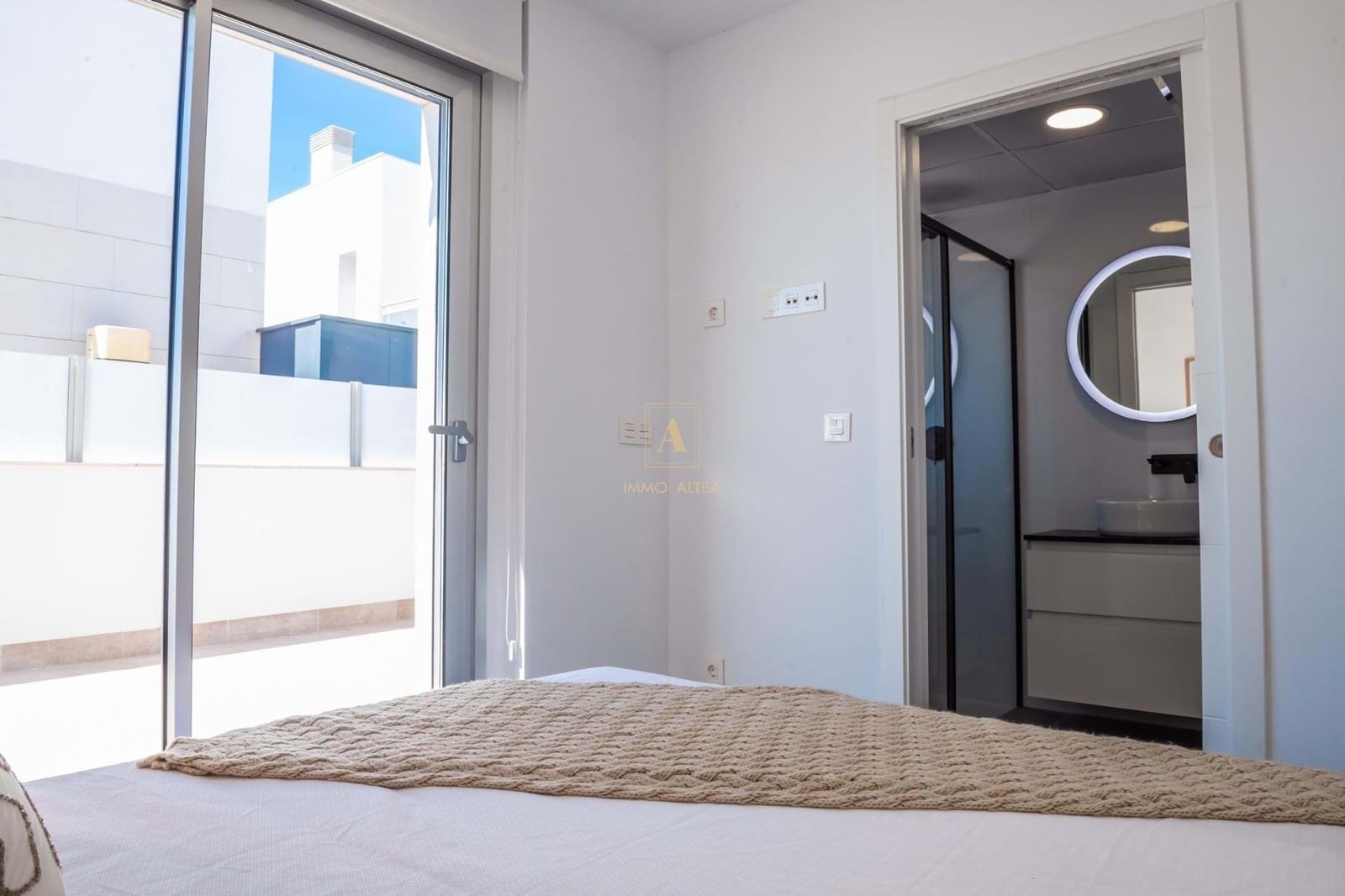 Chalet de 3 habitaciones en Los Alcázares en venta con piscina - 445.000 € (Ref: 9567203)