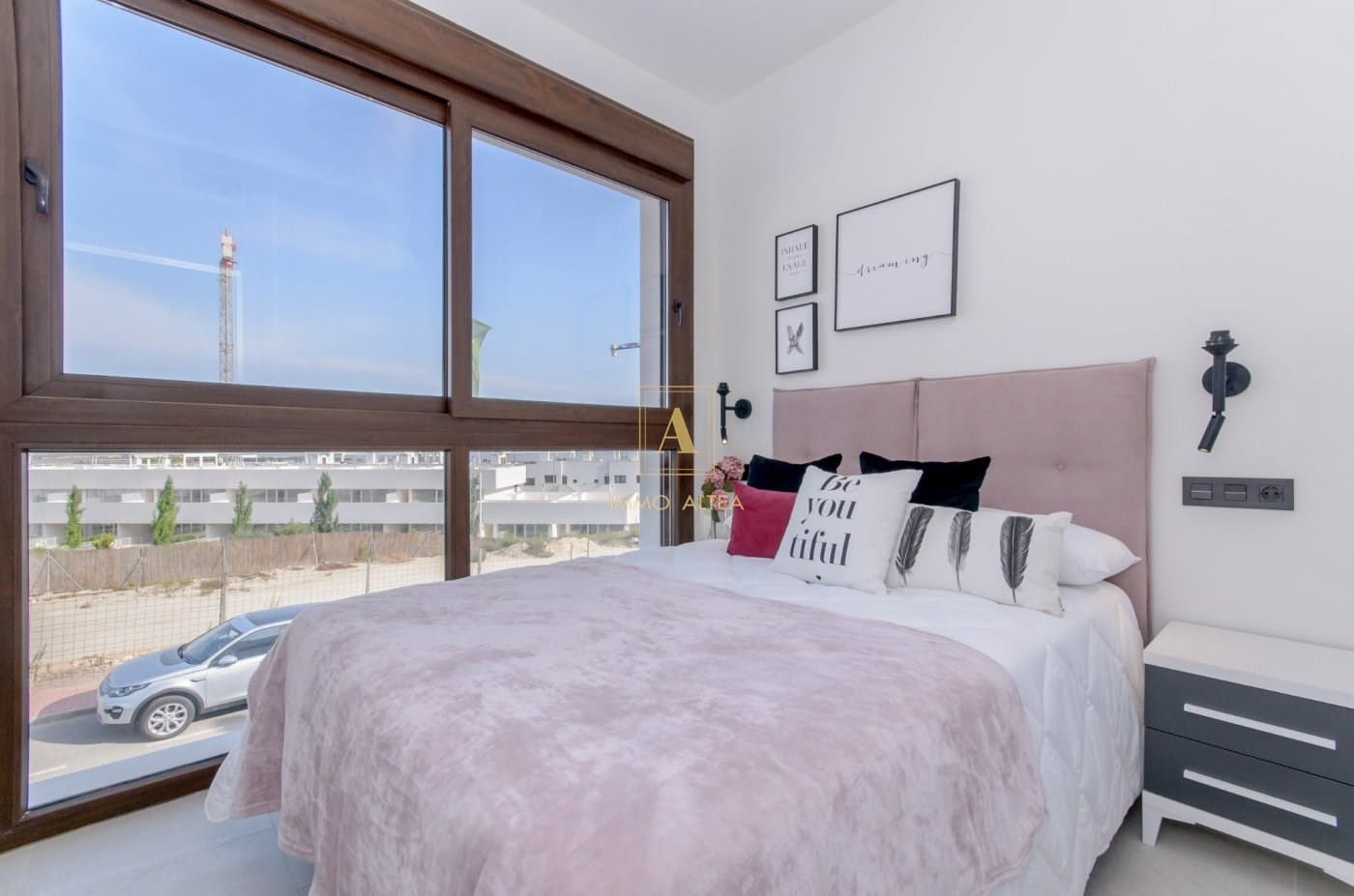 Chalet de 3 habitaciones en Torrevieja en venta con piscina - 335.000 € (Ref: 9567283)