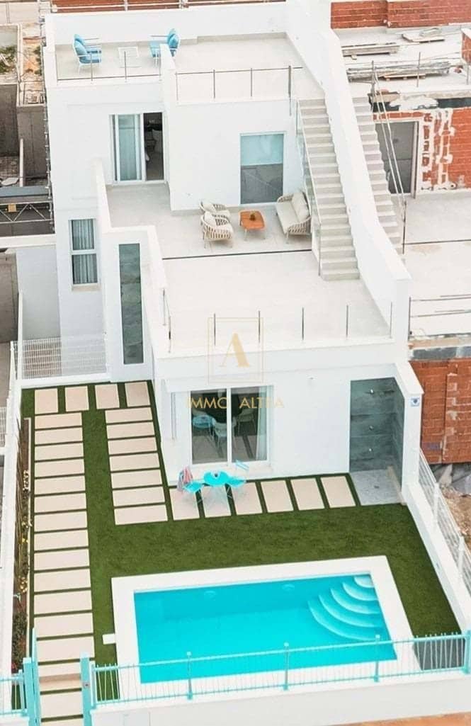 3 chambre Villa/Maison à vendre à Los Alcazares avec piscine - 467 000 € (Ref: 9567292)