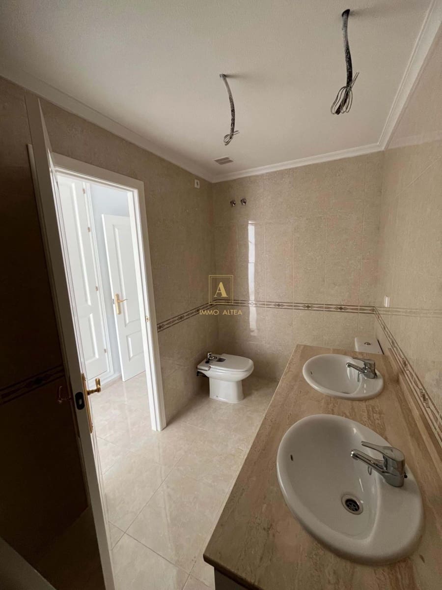 2 bedroom Apartment for sale in Orihuela with pool - € 212,350 (Ref: 9567344)