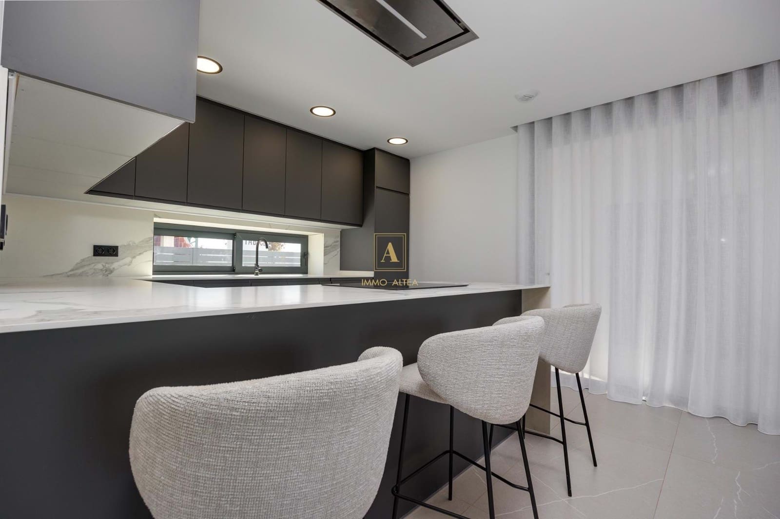 3 bedroom Villa for sale in Torrevieja with pool - € 595,000 (Ref: 9567377)